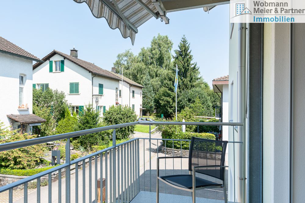 Grosszügige und ruhige Wohnung in der Nähe zum Bahnhof Effretikon - schöne Aussicht
