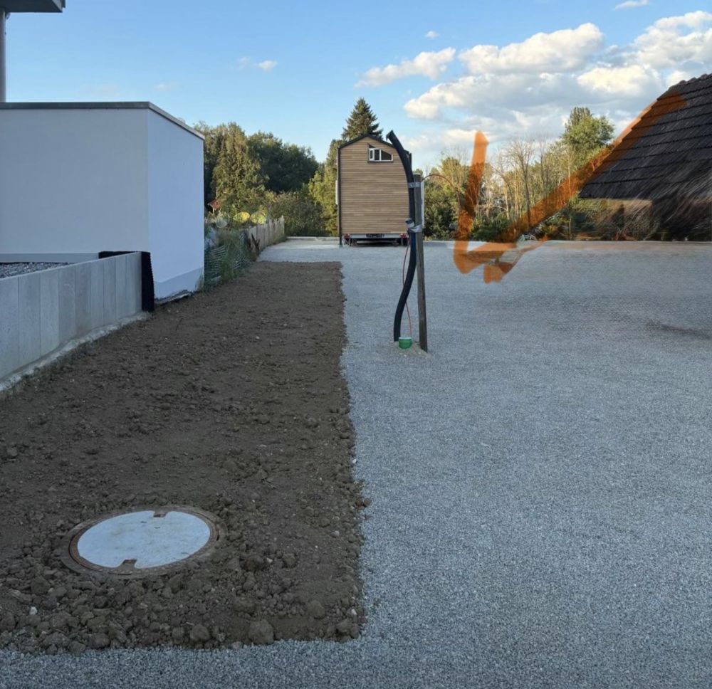 DE Bodensee-Gaienhofen-Premium Natur Tiny House - Parkplatz mit Hofeunfahrt