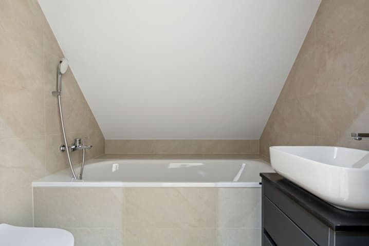 Courtelary, magnifique appartement de 4.5 pièces dans les combles - Bild 12