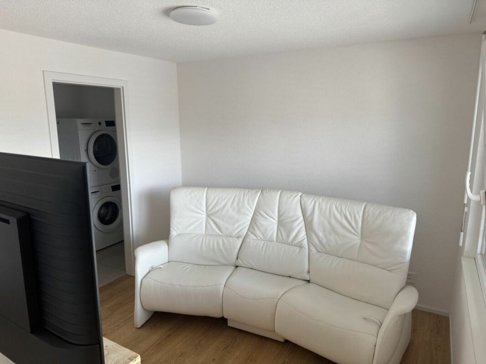 ARI-0826 - Appartement moderne de 2,5 pièces avec colonne de machines à laver/à sécher - Reprise de bail - Bild 3