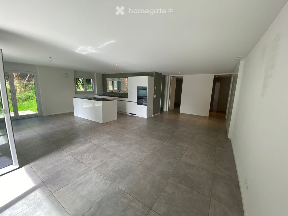 Gartenwohnung mit grosser Terrasse und privatem Garten im Herzen von Uetikon am See - Bild 6