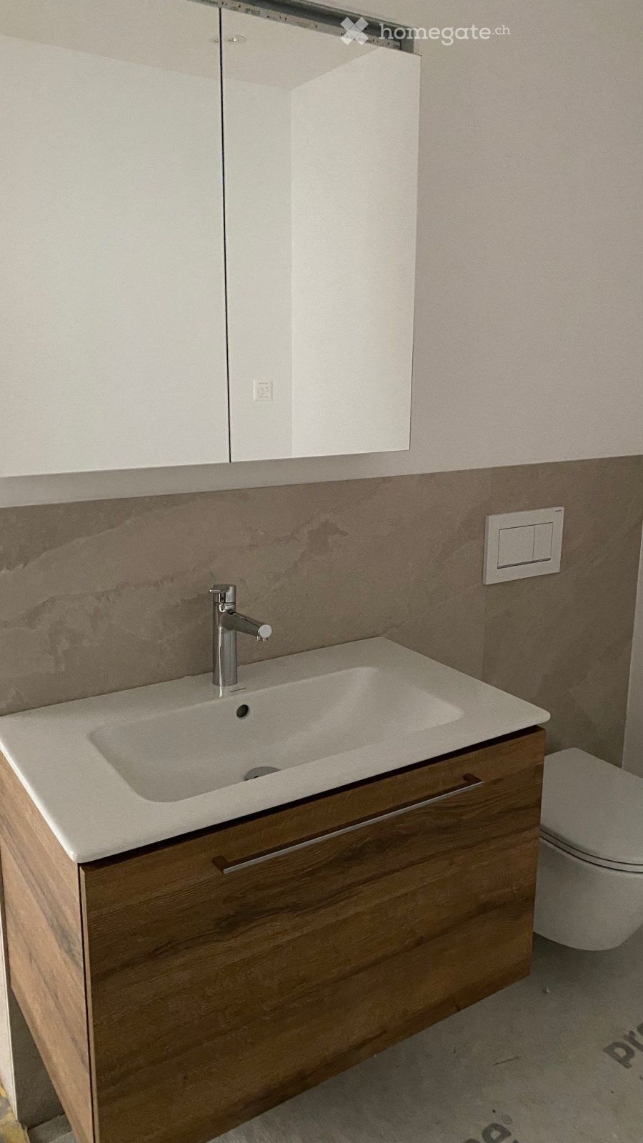 Erstvermietung: Topmoderne Wohnung im Eigentum Standard, Minergie effizient mit Solarstrom - Bild 8