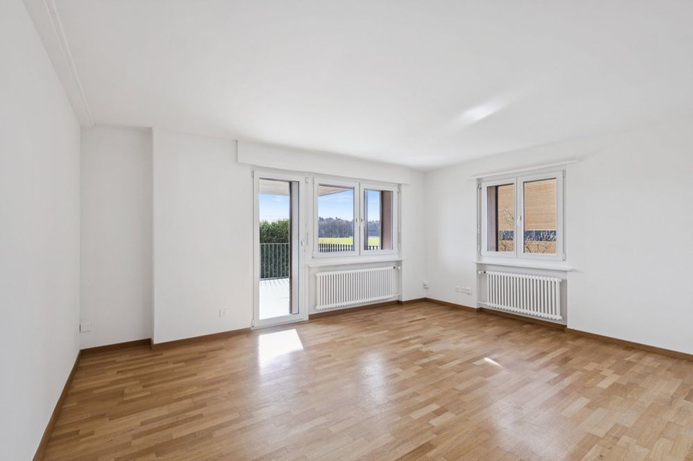 Sonnige Wohnung mit grosser Terrasse und Weitsicht an bester Lage in der neuen Überbauung - Bild 4