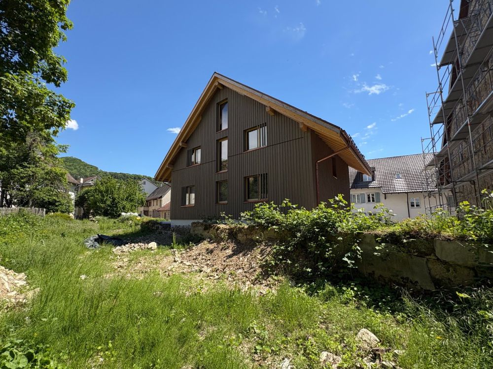 Neubau-Mehrfamilienhaus mit 2.5 und 4.5 Zimmern in Siblingen – Grosszügig und ruhig - Bild 1