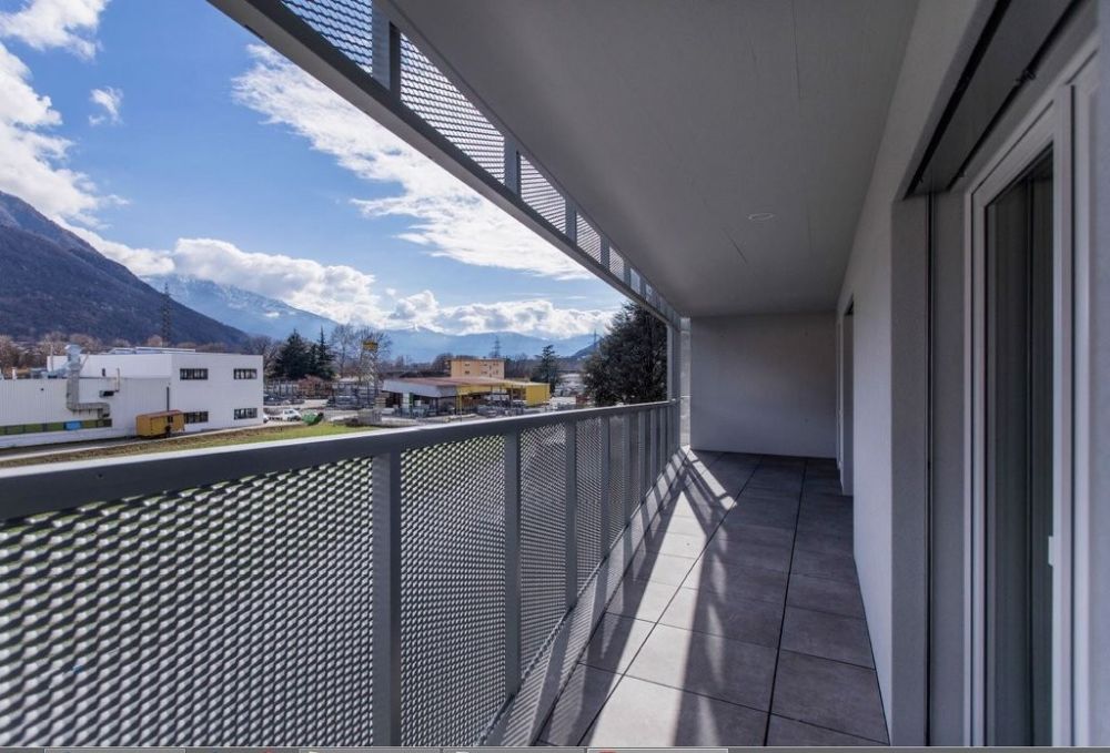 Ottima posizione vicino centri commerciali - balcone.JPG