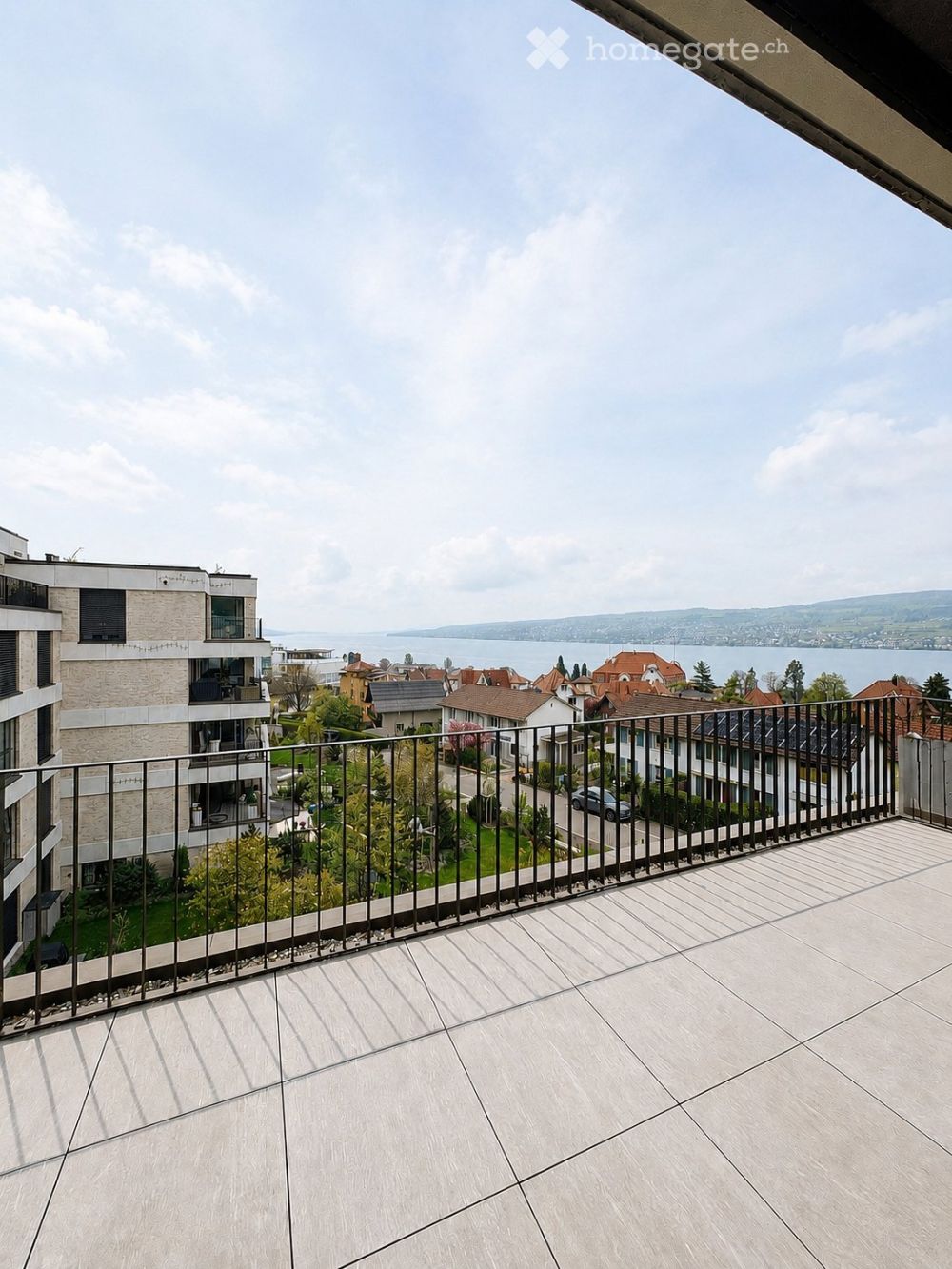 Moderne 4.5-Zimmer-Dachwohnung mit herrlicher Aussicht in Horgen - Bild 1
