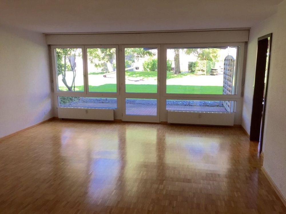 Befristete 3.5-Zimmer-Erdgeschosswohnung mit Sitzplatz - FullSizeRender_1.jpg