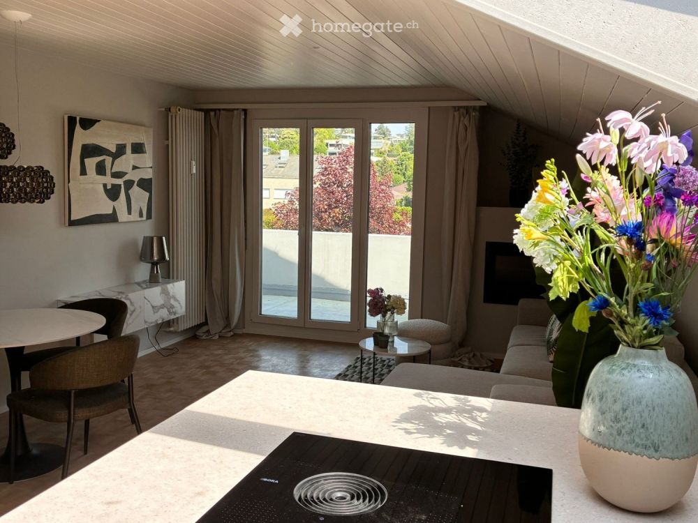 Sehr schöne 2-Zimmer Wohnung ( inkl Möbel und Lampen) mit Aussicht und Garage in Oberwil BL - Bild 4