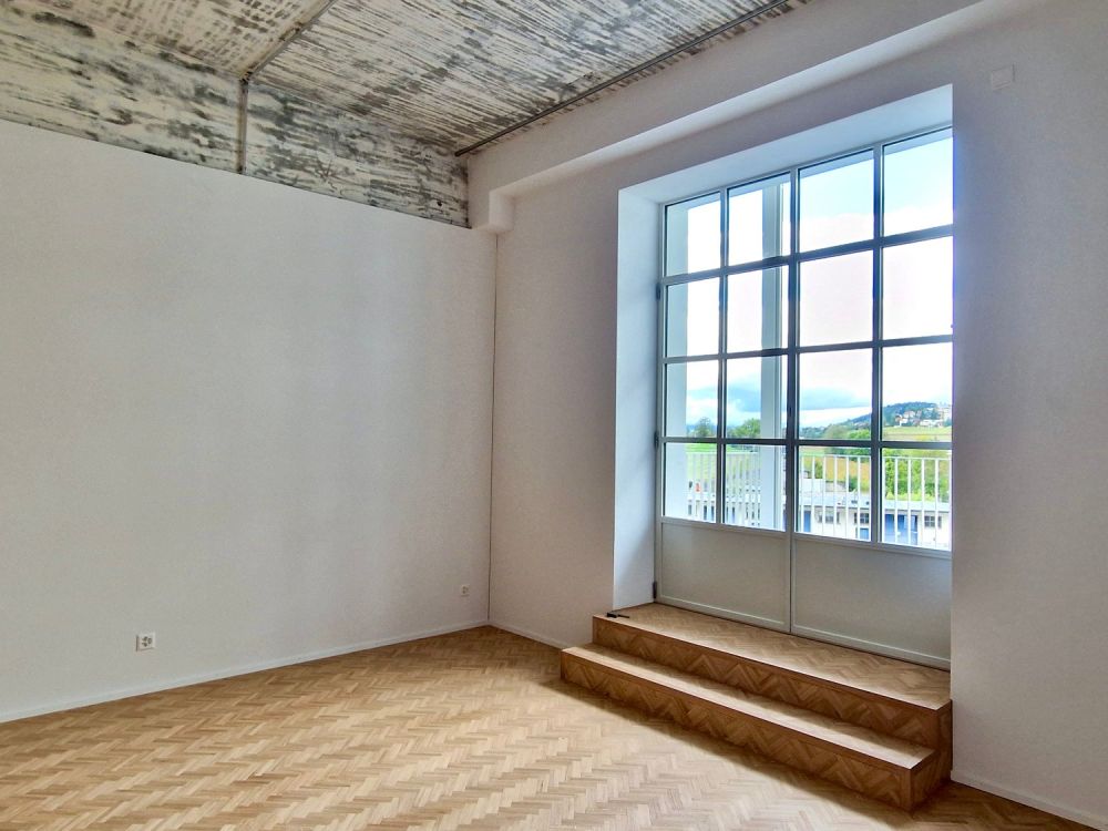 Modernes 3-Zimmer-Loft mit Industriecharme und freistehender Badewanne - Bild 9