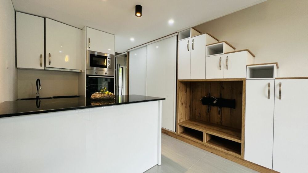 Neubau hochwertiges Top möbliertes Studio mit Klima, Parkplatz, Balkon - Bild 7