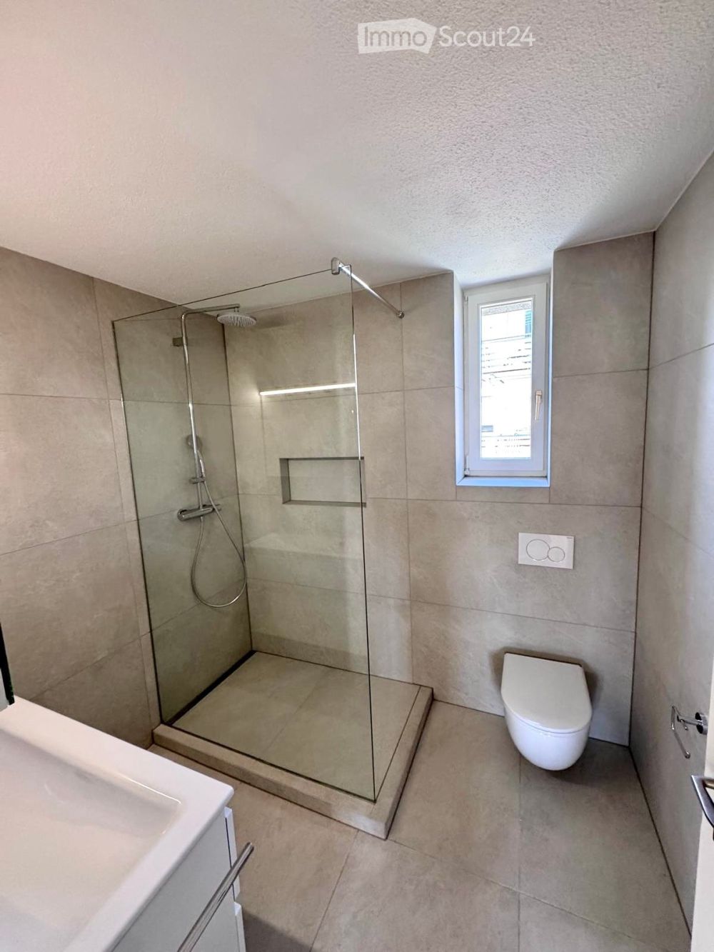 ERSTVERMIETUNG: neu sanierte 4.5-Zi. Wohnung, 105qm - Bild 2