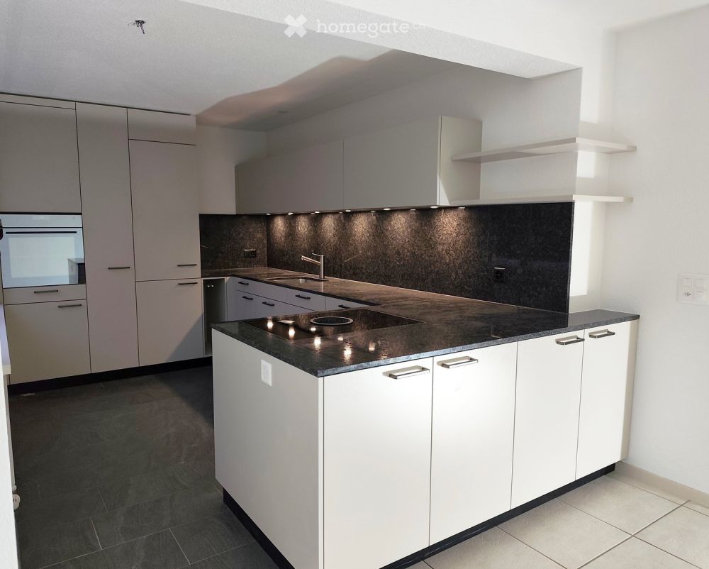 Neu renovierte, grosszügige 4.5-Zimmer-Wohnung in Schmerikon - Bild 1