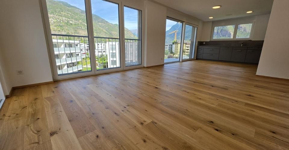 Erstbezug mit grosser Terrasse und Eichenparkett! - Attique 4.5 pièces - image - 4