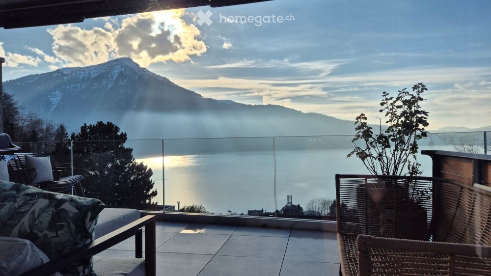 Moderne 4.5-Zimmer-Duplex-Wohnung mit Seeblick in Walchwil - Bild 1