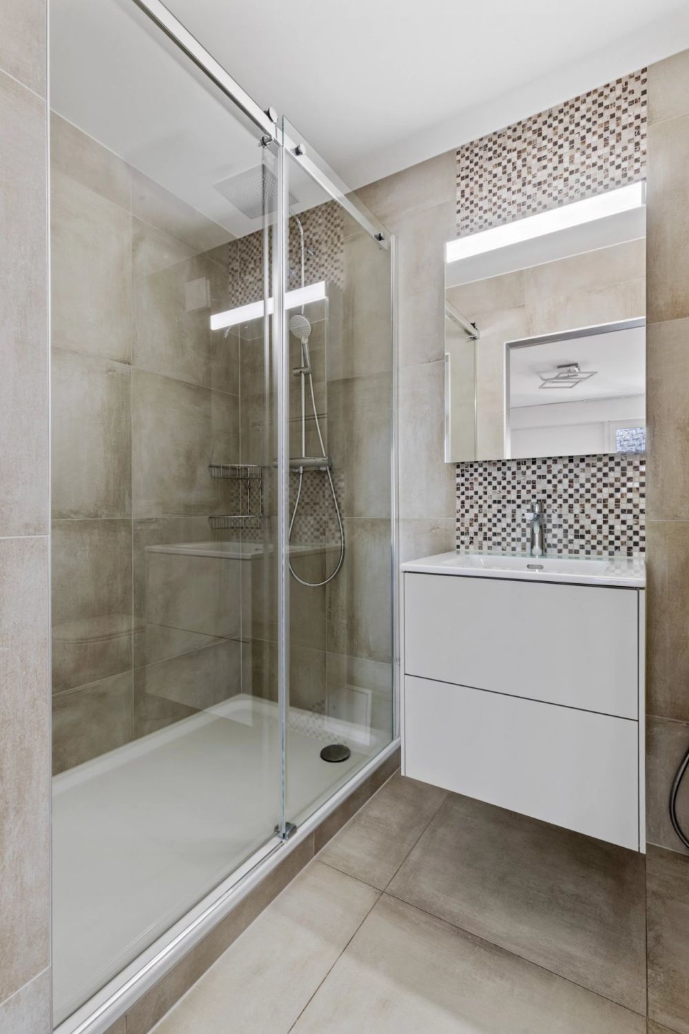 Bel appartement spacieux de 6.5 pièces de 175m2 au 8ème étage. - Bild 12