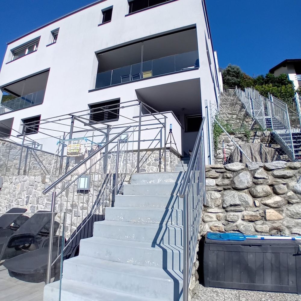 Accogliente e spaziosa villa con vista aperta! - Bild 1