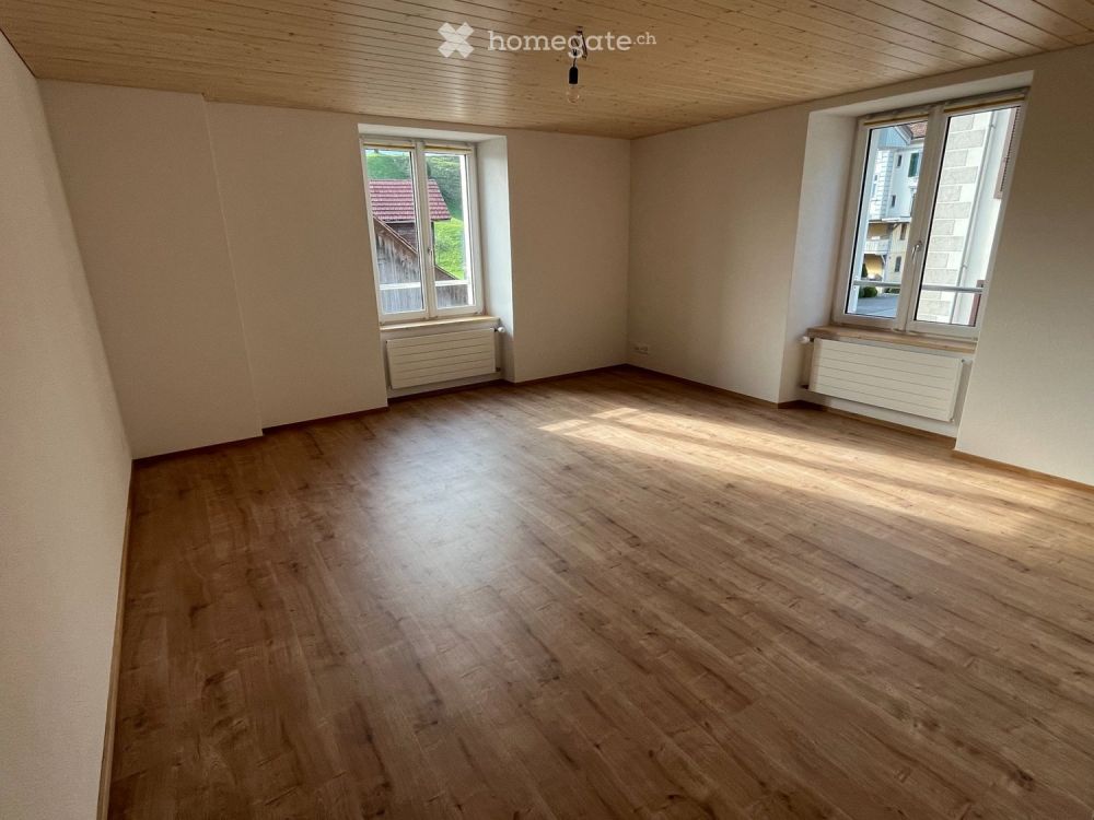 Zentral gelegene helle 4.5 Zimmer Wohnung 1.OG - Bild 1