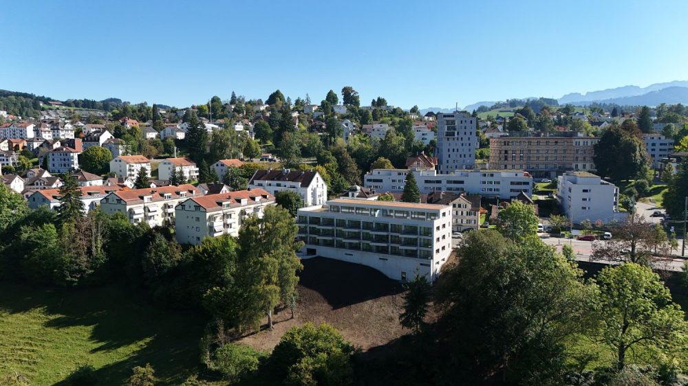 Moderne 2.5-Zimmer-Wohnung mit herrlichem Ausblick - Bild 10