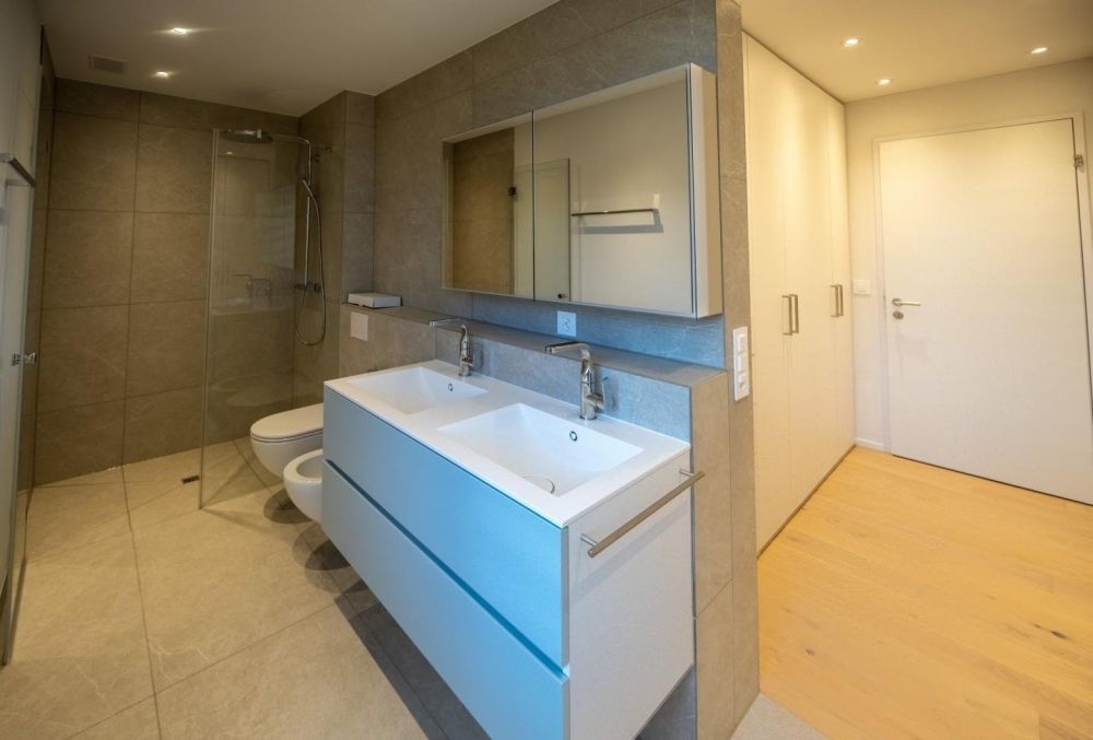 Moderne 3.5-Zi. Wohnung - Badezimmer