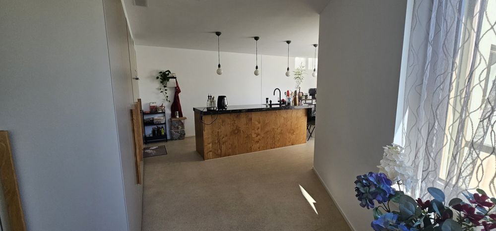 Modern apartment with Island Kitchen - Bild 1