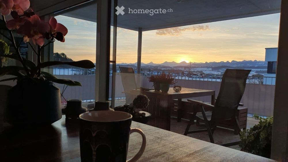 Schöne 3.5 Zimmer-Wohnung im OG - Bild 1