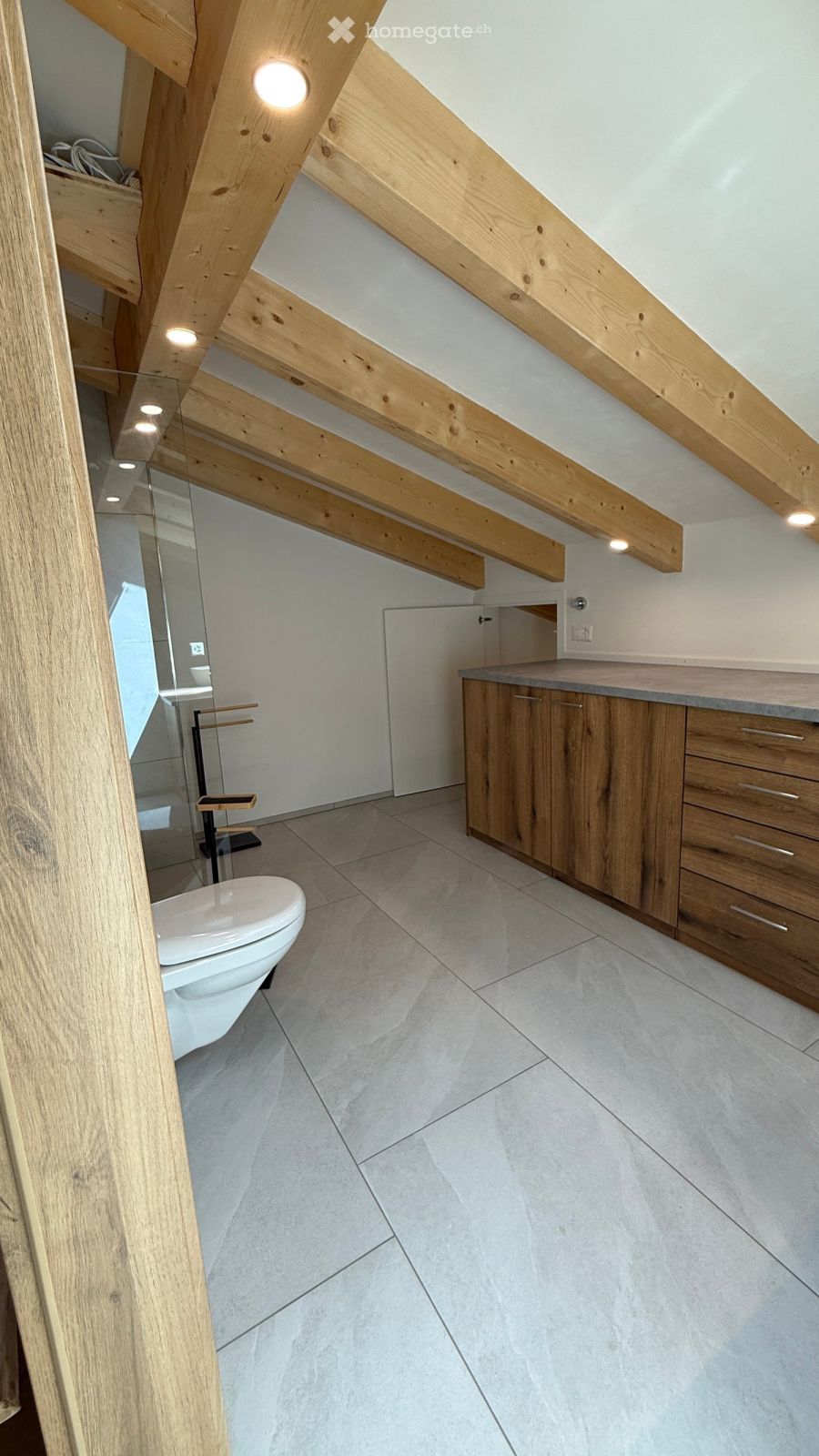 Erstbezug!         Charmante 3.5-Zimmer-Dachwohnung mit Galerie & Lift in Benken ZH - Bild 8
