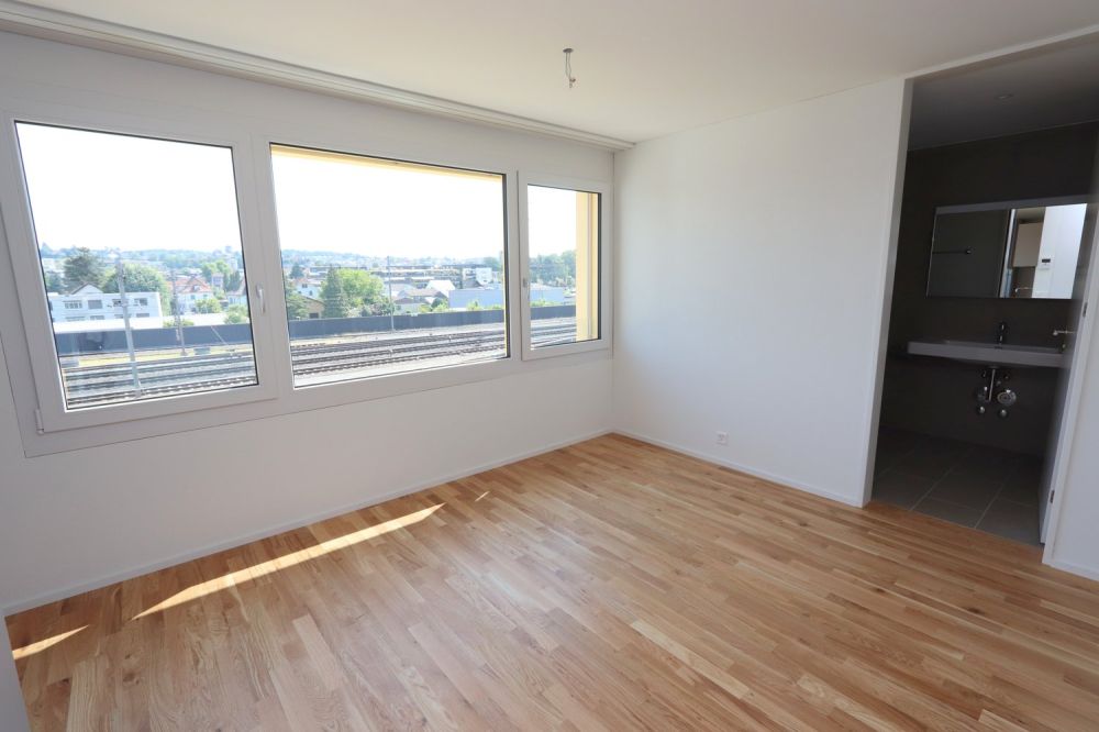 Attraktive und helle 3.5-Zimmer-Wohnung in Wohlen AG  ab 1. Oktober 2026 zu vermieten - Wohnzimmer