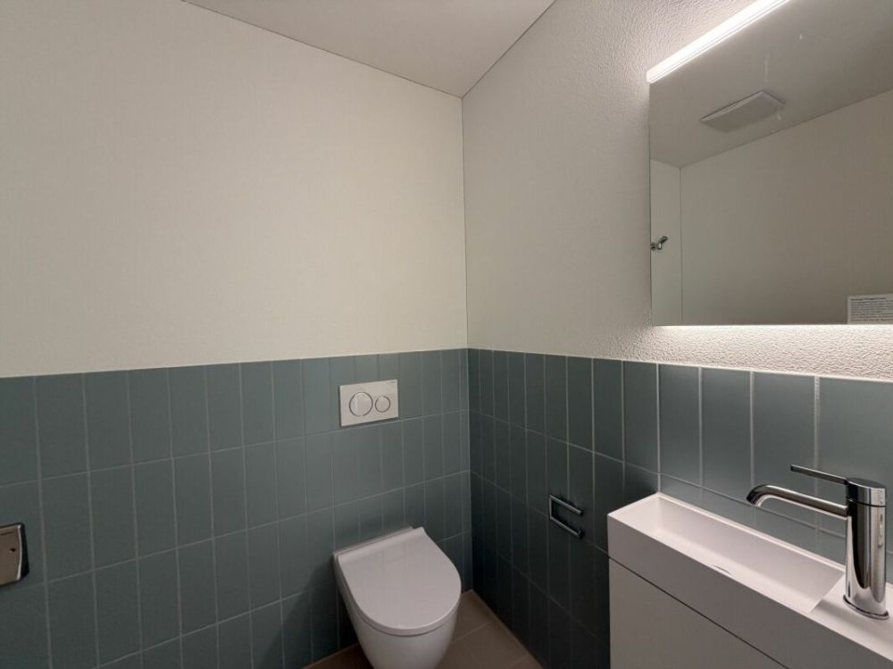Hochwertige 2.5 Zimmer-Wohnung mit herrlichem Blick über den Zürichsee - Separates WC