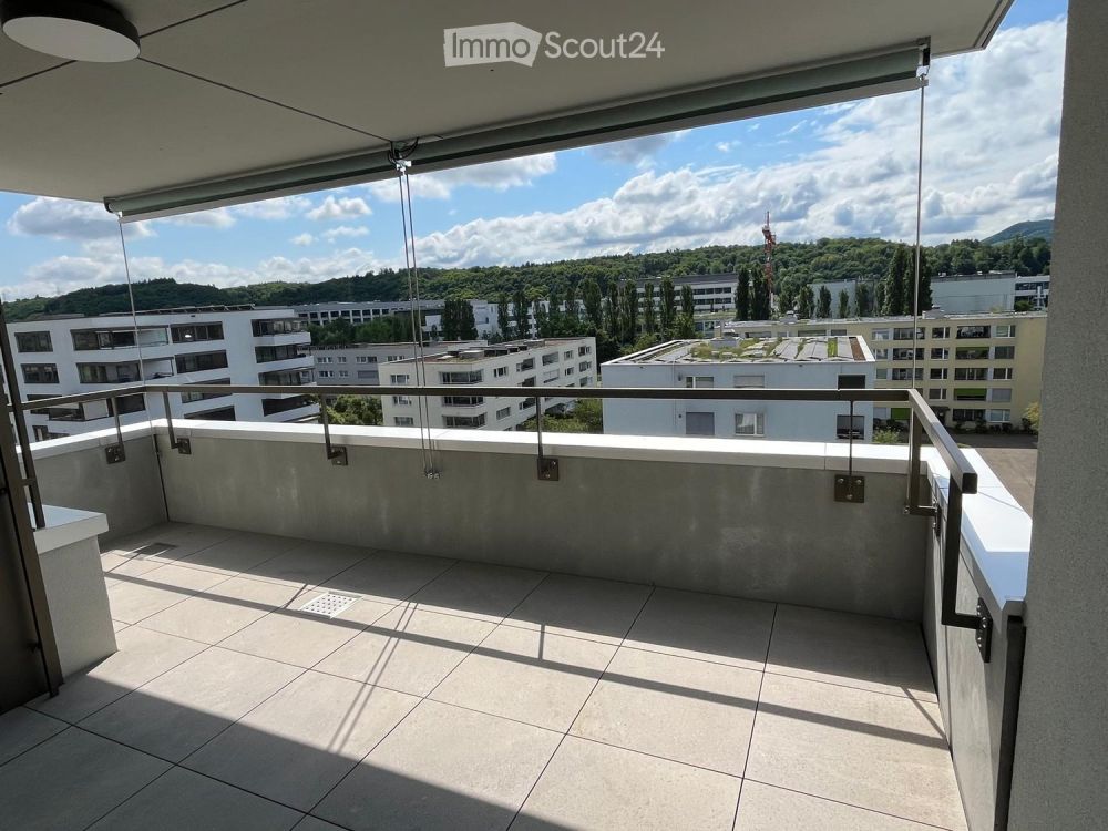 2.5-Zimmer-Neubauwohnung: Grosser Balkon, herrliche Aussicht, oberster Stock, inkl. Tiefgargenplatz - Bild 2