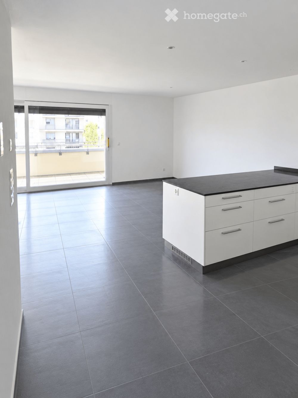 Moderne 4.5-Zimmer-Neubauwohnung mit grossem Balkon, hochwertiger Küche und viel Stauraum - Bild 3