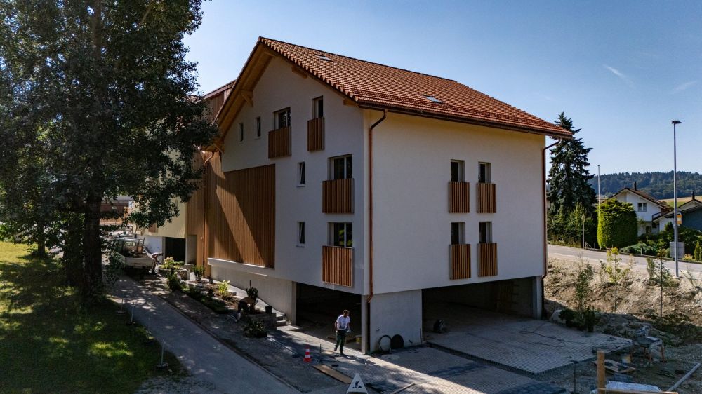 Einzigartige sonnige 4.5-Zimmer-Dachwohnung mit Galerie und Weitsicht - Bild 2