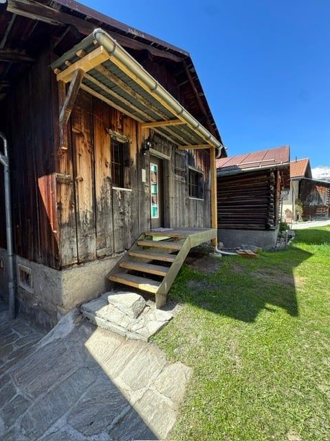 Charmanter Stallneubau in Curaglia, Graubünden - Bild 9