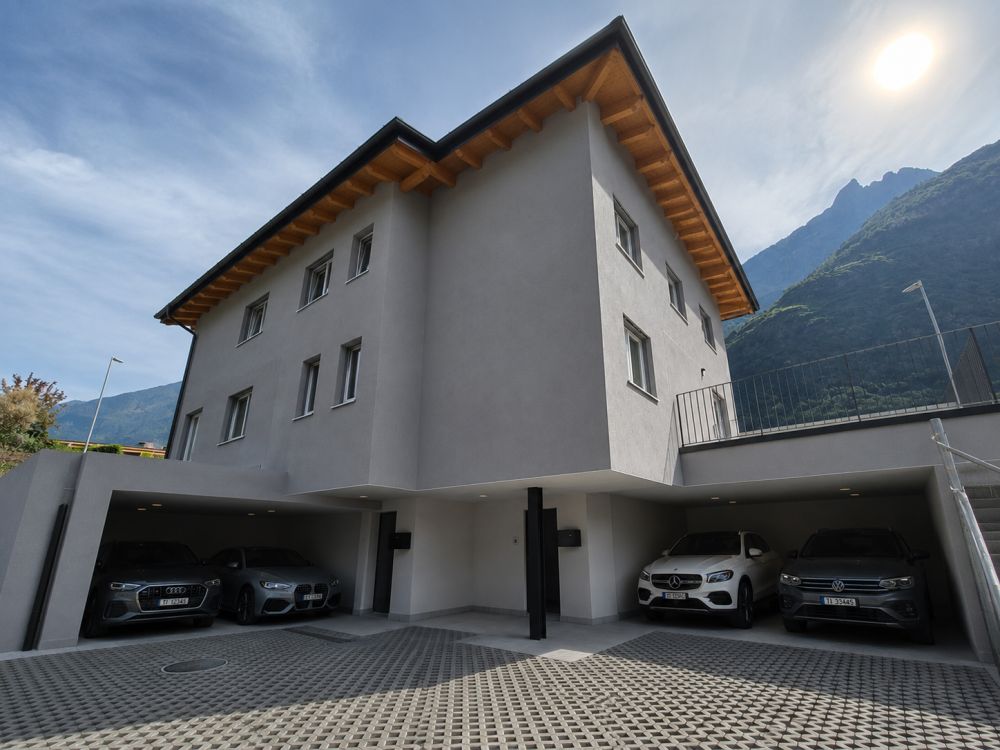 Casa bifamiliare moderna in costruzione a Biasca - Bild 1
