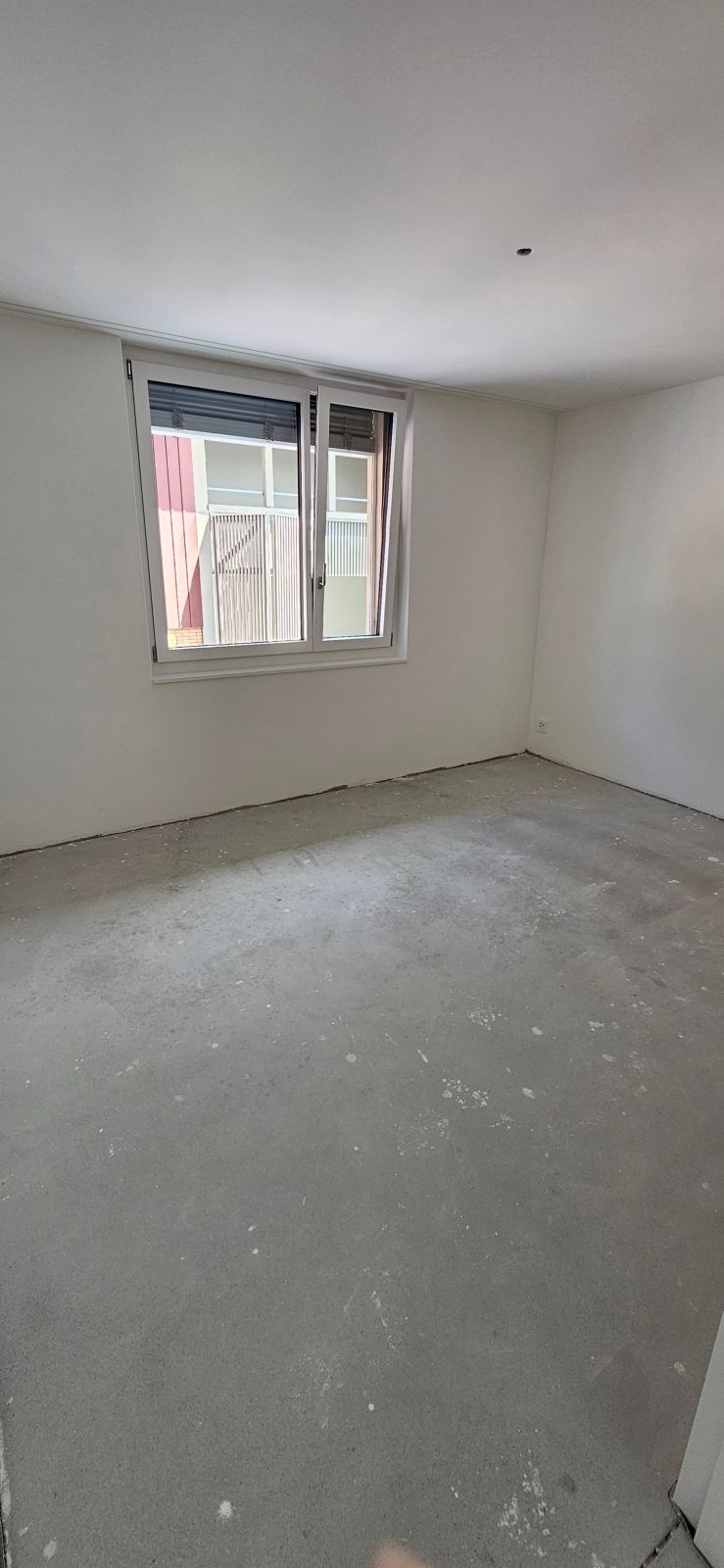 Grosse, helle 3 1/2-Zimmer-Neubauwohnung - Bild 3