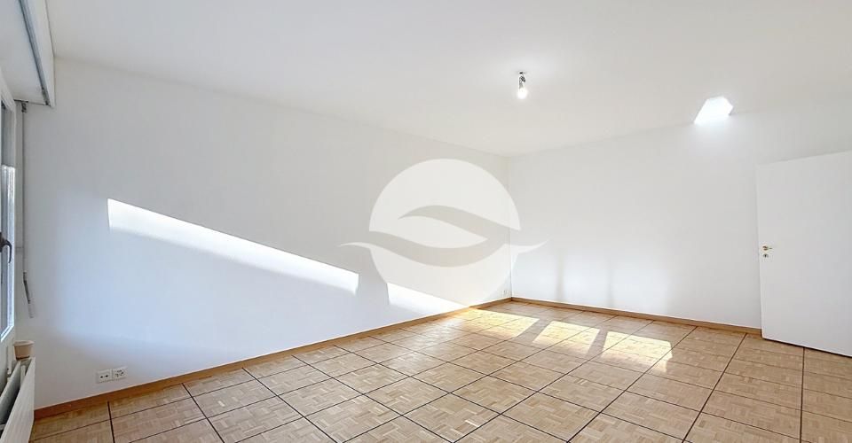 Très joli 2 pièces, piscine intérieure dans l'immeuble - Appartement 2 pièces - image - 3
