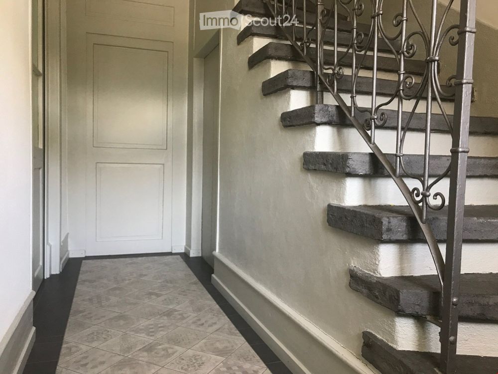 Sehr zentrale 3.5 Zi.-Balkonwohnung im 1. OG   -  Wohnen im schönen Meiringen - Bild 4