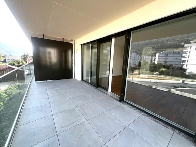 Magnifique appartement de 2,5 pièces situé au 2 étage, offrant un spacieux balcon ( D204 ) - Appartement 2.5 pièces - image - 5