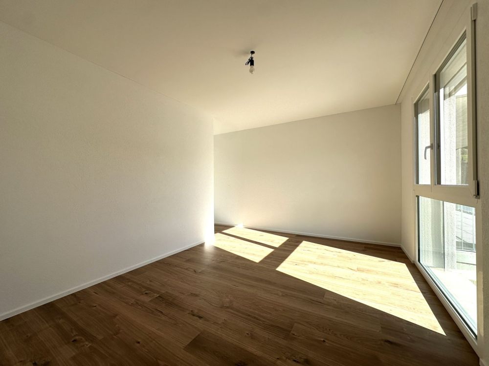 ERSTVERMIETUNG - 3.5-Zimmer-Wohnung im 2. OG mit Balkon und Garage in ruhiger Lage - Bild 4