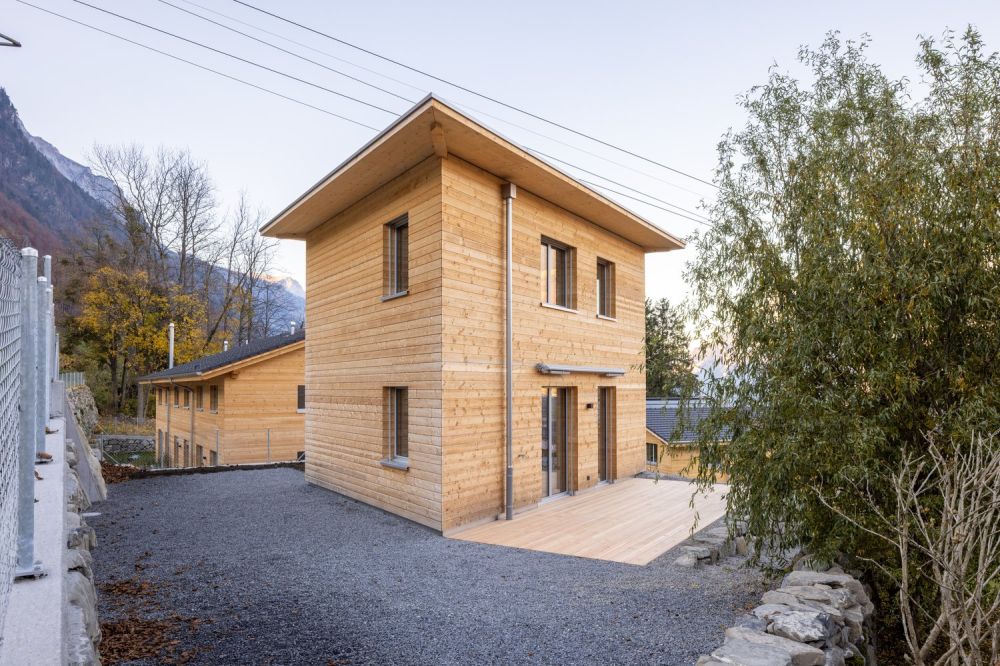 Einmaliges Holz100 3.5-Zimmer Kleinhaus in Attinghausen, UR - Bild 2