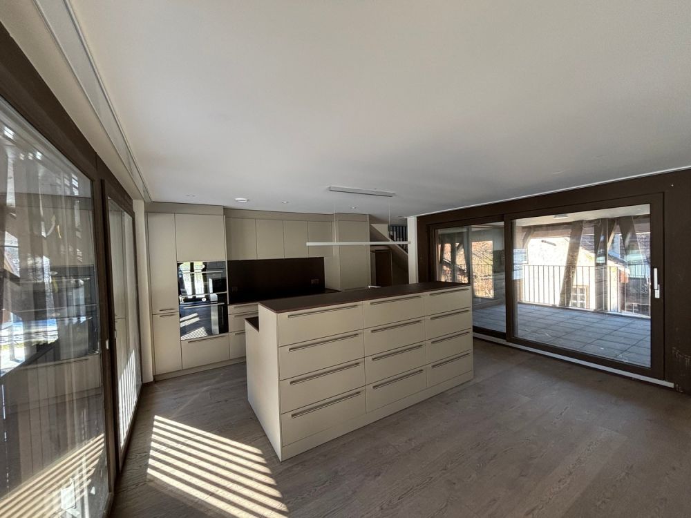 Moderne Neubau 4.5-Zimmer-Maisonette-Wohnung in naturnaher Lage - Bild 7