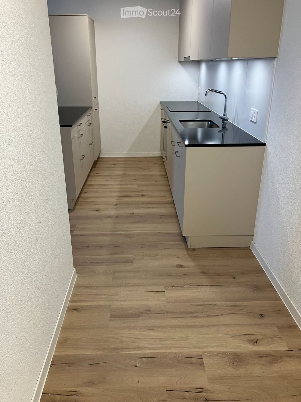 2½ Zimmer Wohnung Parterre mit Sitzplatz - Bild 2