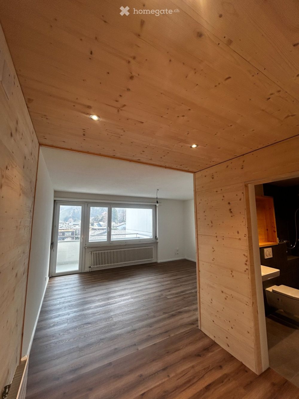 Renovierte 4-Zi-Wohnung mit toller Aussicht in Stadtnähe - Bild 4
