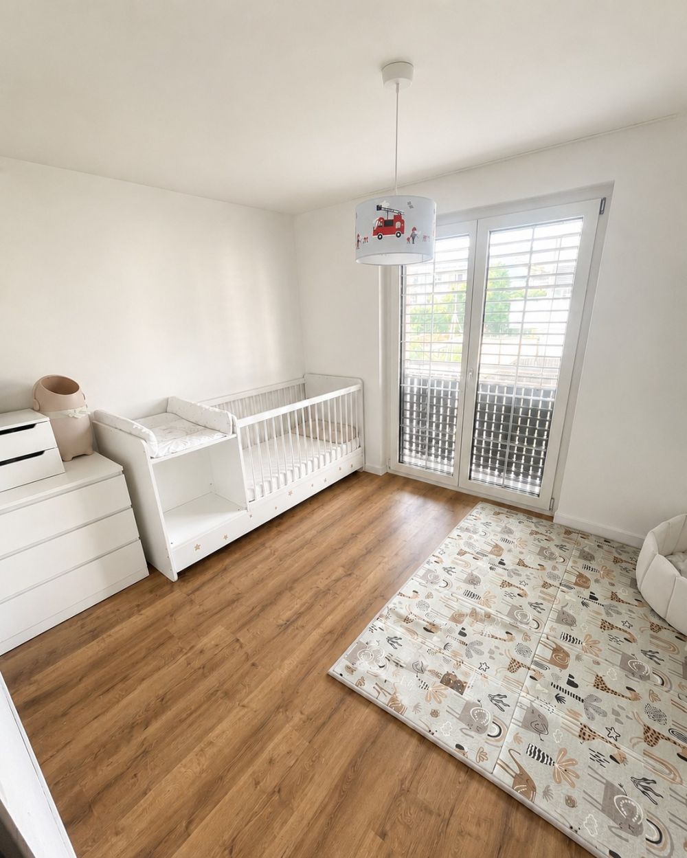 Moderne 3.5-Zimmer-Neubauwohnung mit BORA-Küche, zwei Bädern und sonnigem Balkon - Bild 8