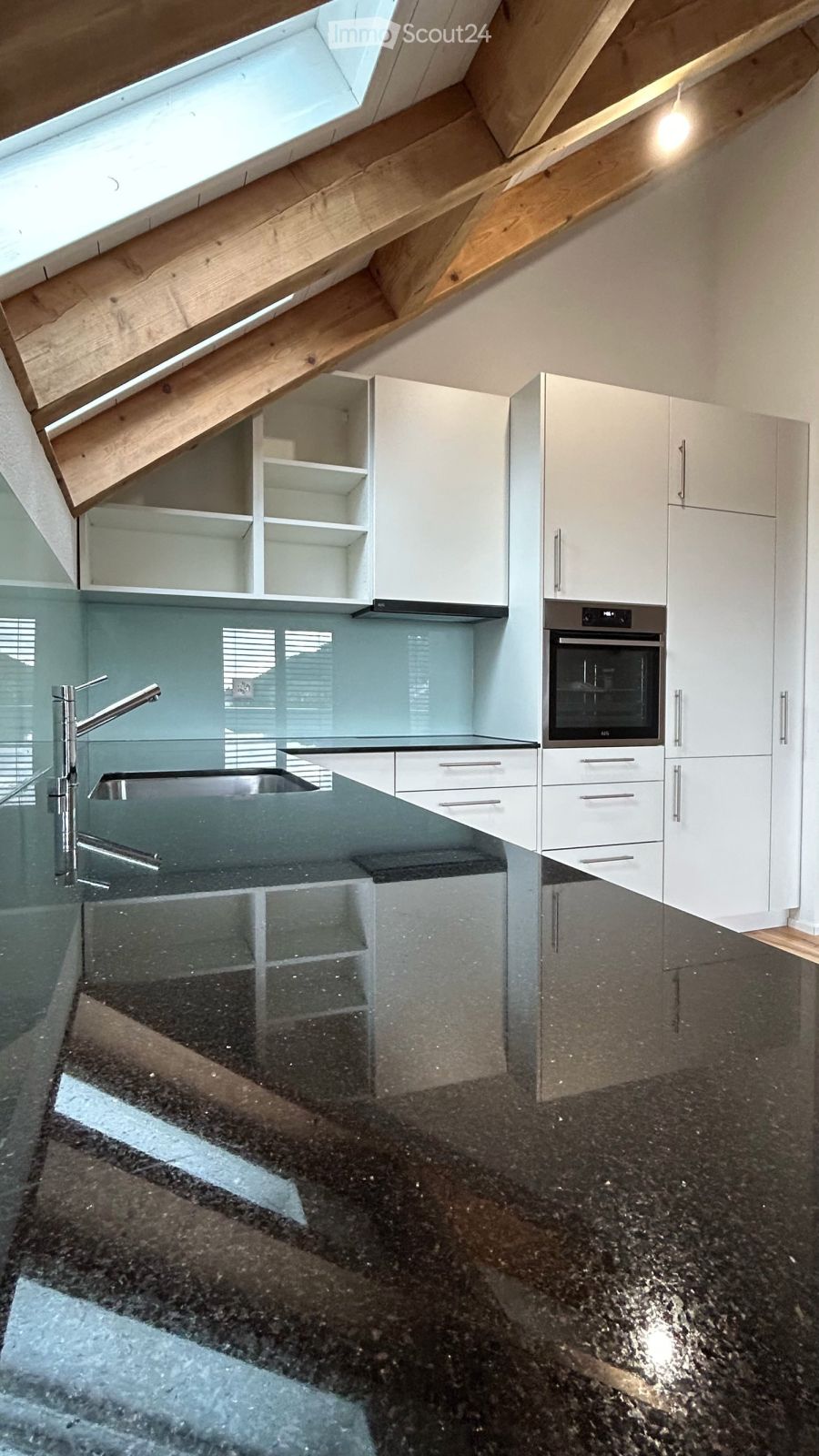 KERNSANIENIERTE UND HOCHWERTIGE 3½-ZI.-WOHNUNG - Bild 2