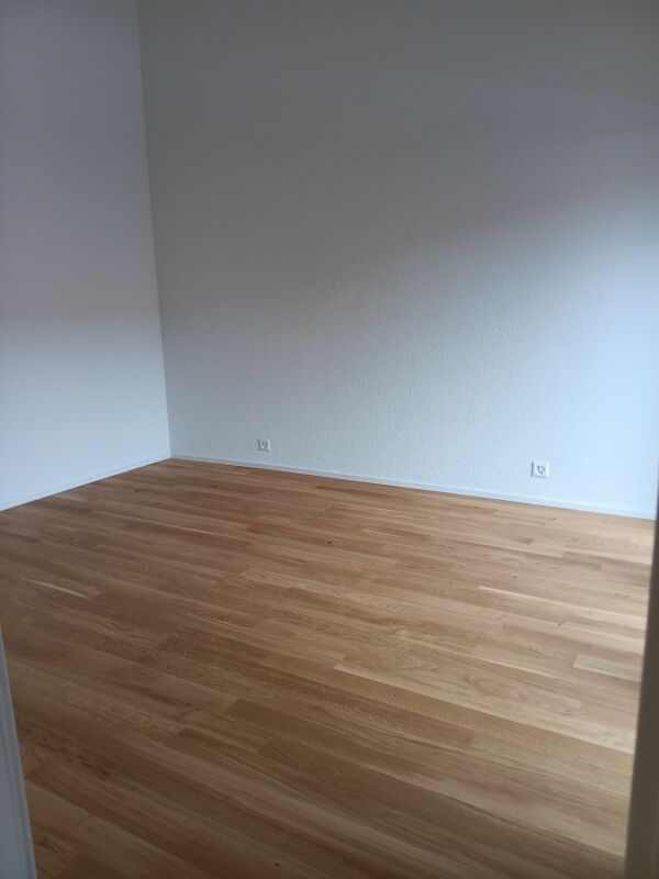 Gemütliche 2.5- Zi- Dachwohnung mit Galerie in der neuen Überbauung "Hübsche Mätteli" an ruhiger und zentraler Lage - Bild 4