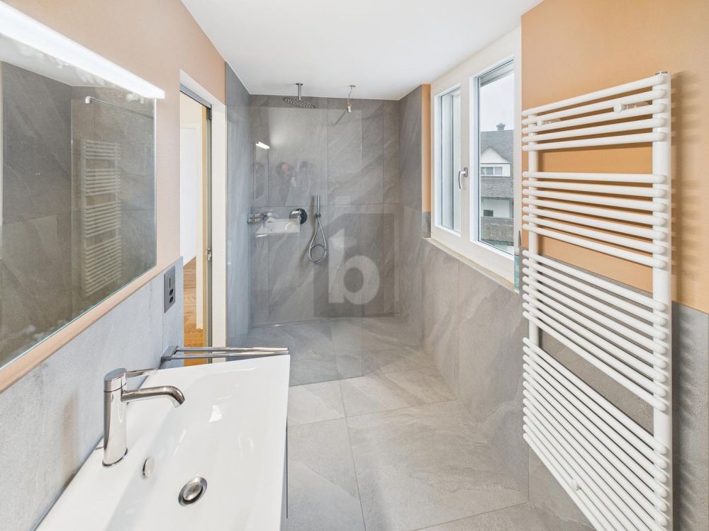 MODERN, RUHIG UND HOCHWERTIG - Bild 2