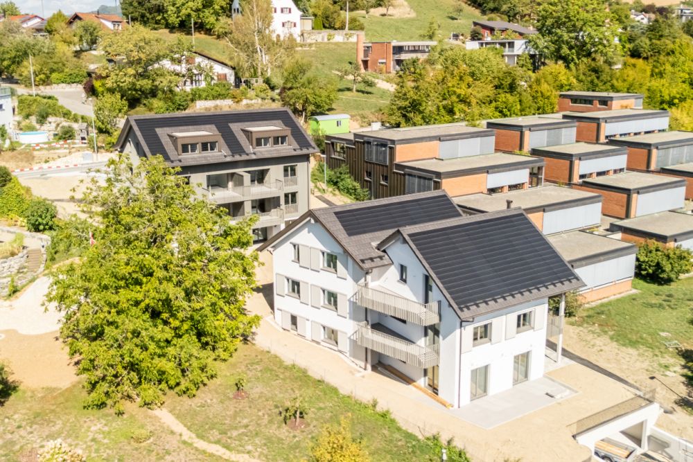 Exklusives Wohnen mit Eigentumscharakter 4.5 Zimmer Gartenwohnung - Bild 1