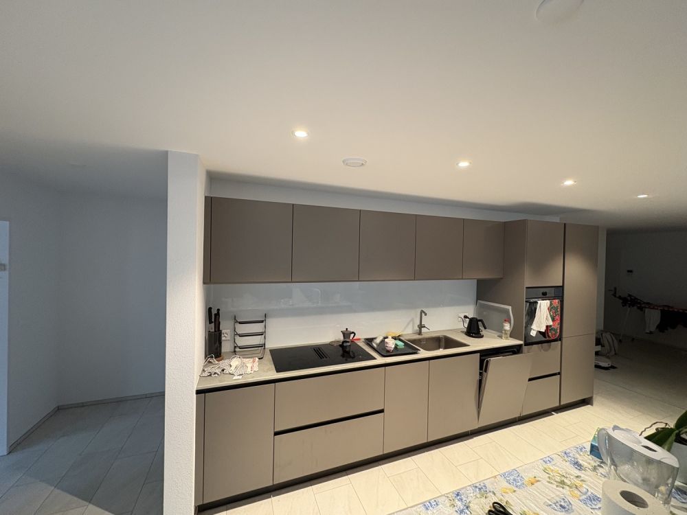 Room in a well-connected modern apartment - kitechen