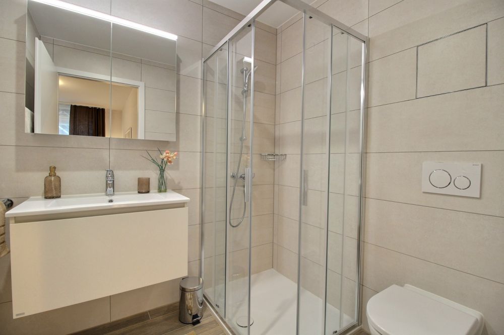 Exceptionnel appartement de 4.5 pièces à louer à Marly ! - Salle de douche