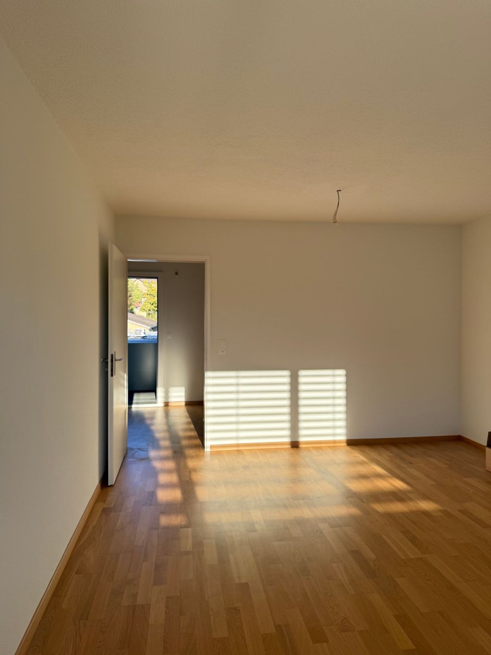 Erstvermietung nach Sanierung – moderne 2.5-Zimmer-Wohnung mit Balkon - Bild 3